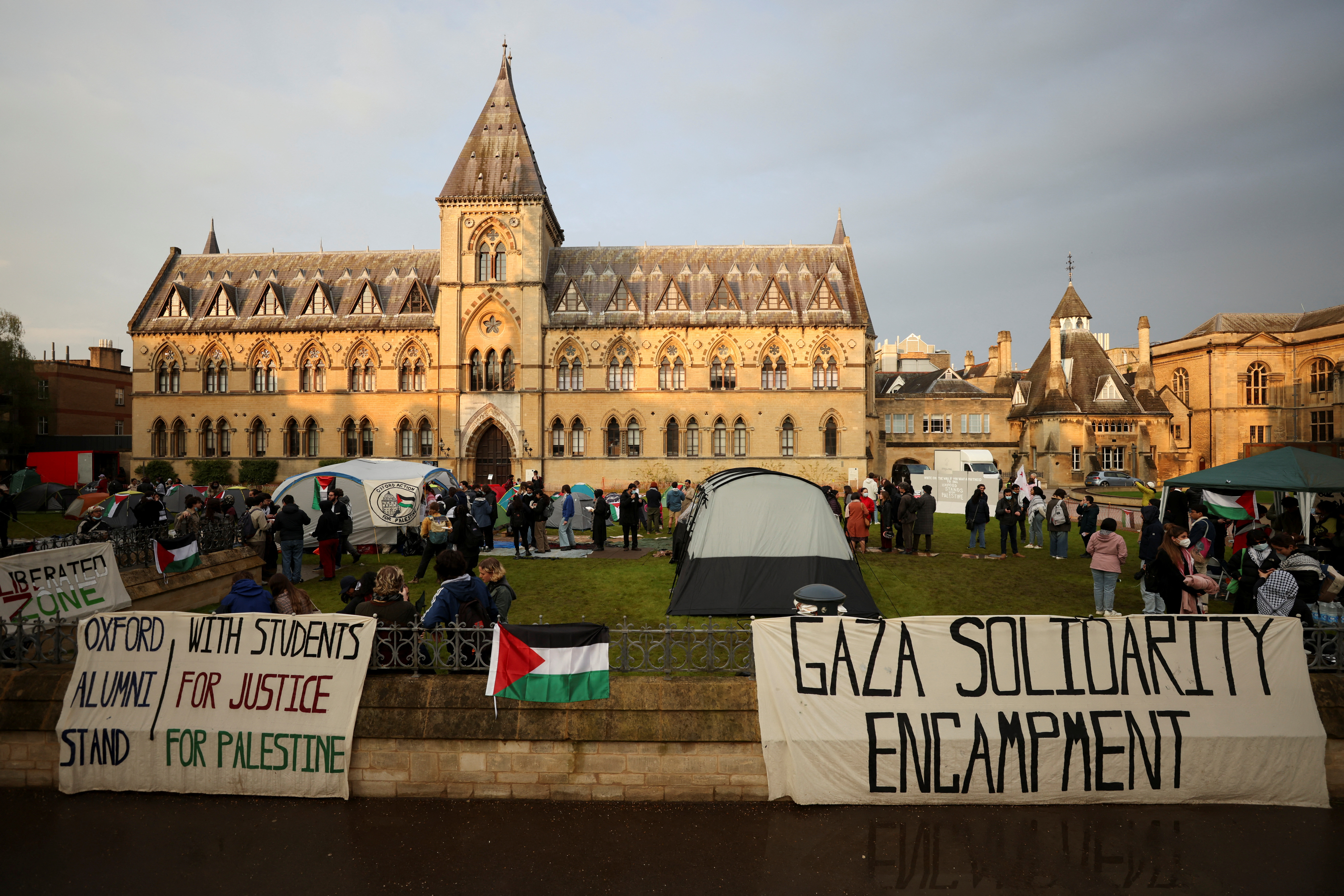 Students at Oxford and Cambridge join global student action for Gaza