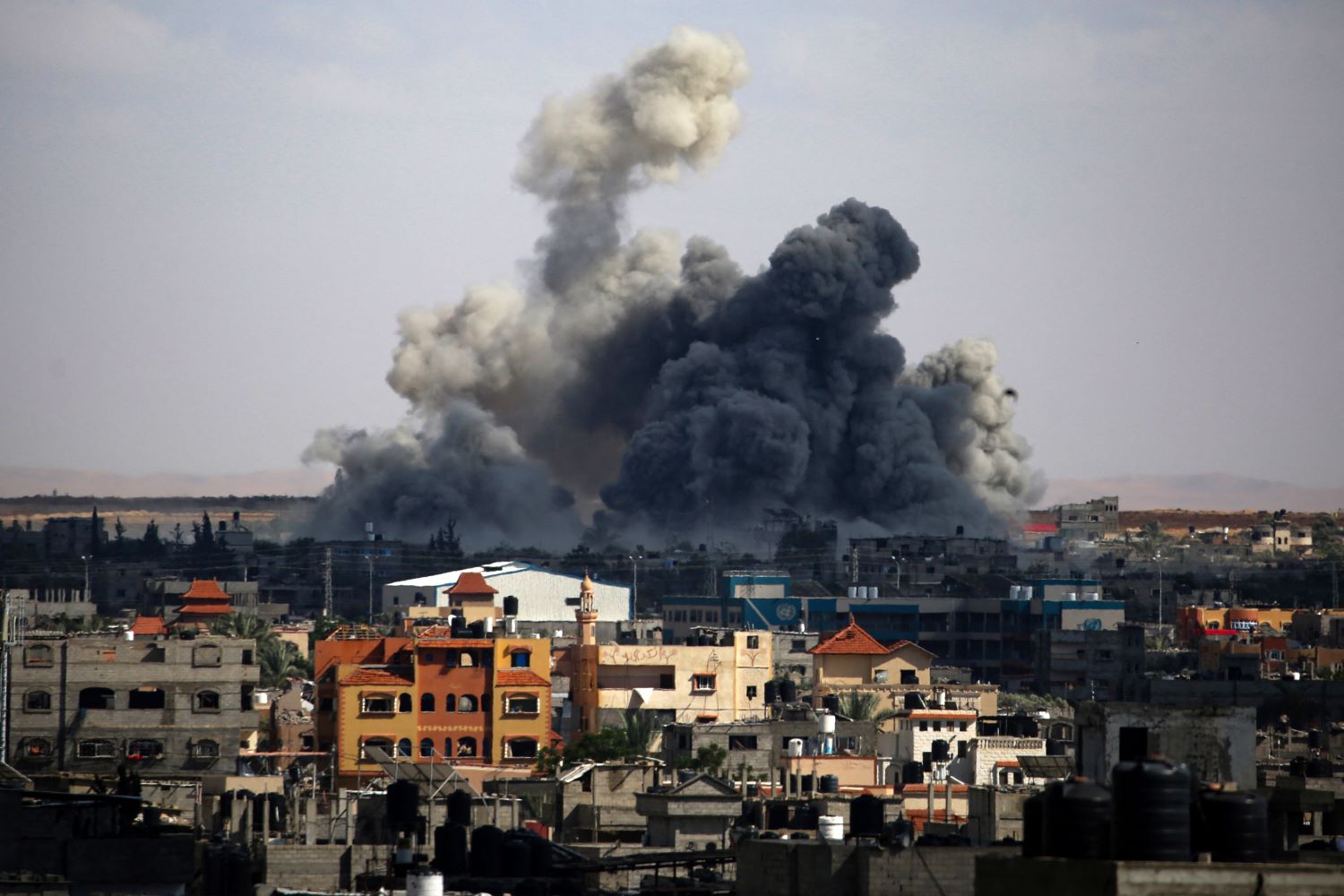 Israeli warplanes launch series of strikes on different areas in Rafah