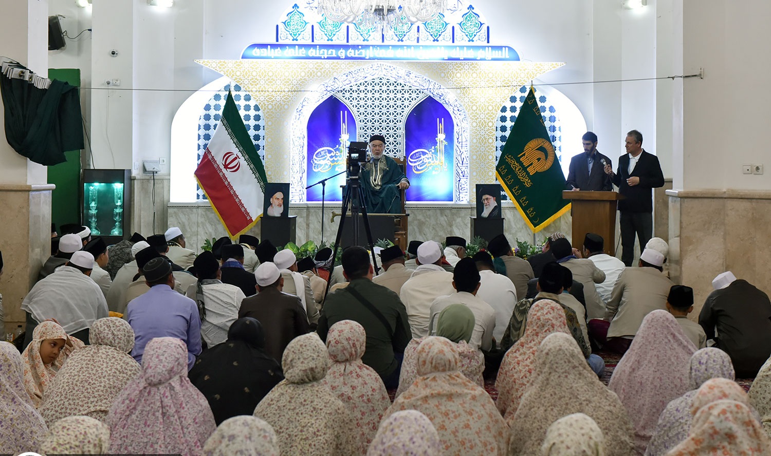 وحدت مسلمانان با تمسک به قرآن و عترت پیامبر(ص) تحقق می‌یابد