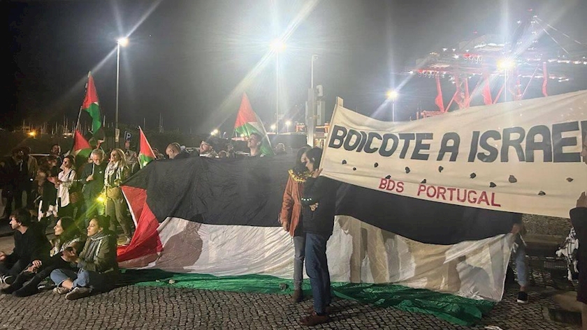 Pro-Palestine supporters in Portugal protest against arms shipments to Israel