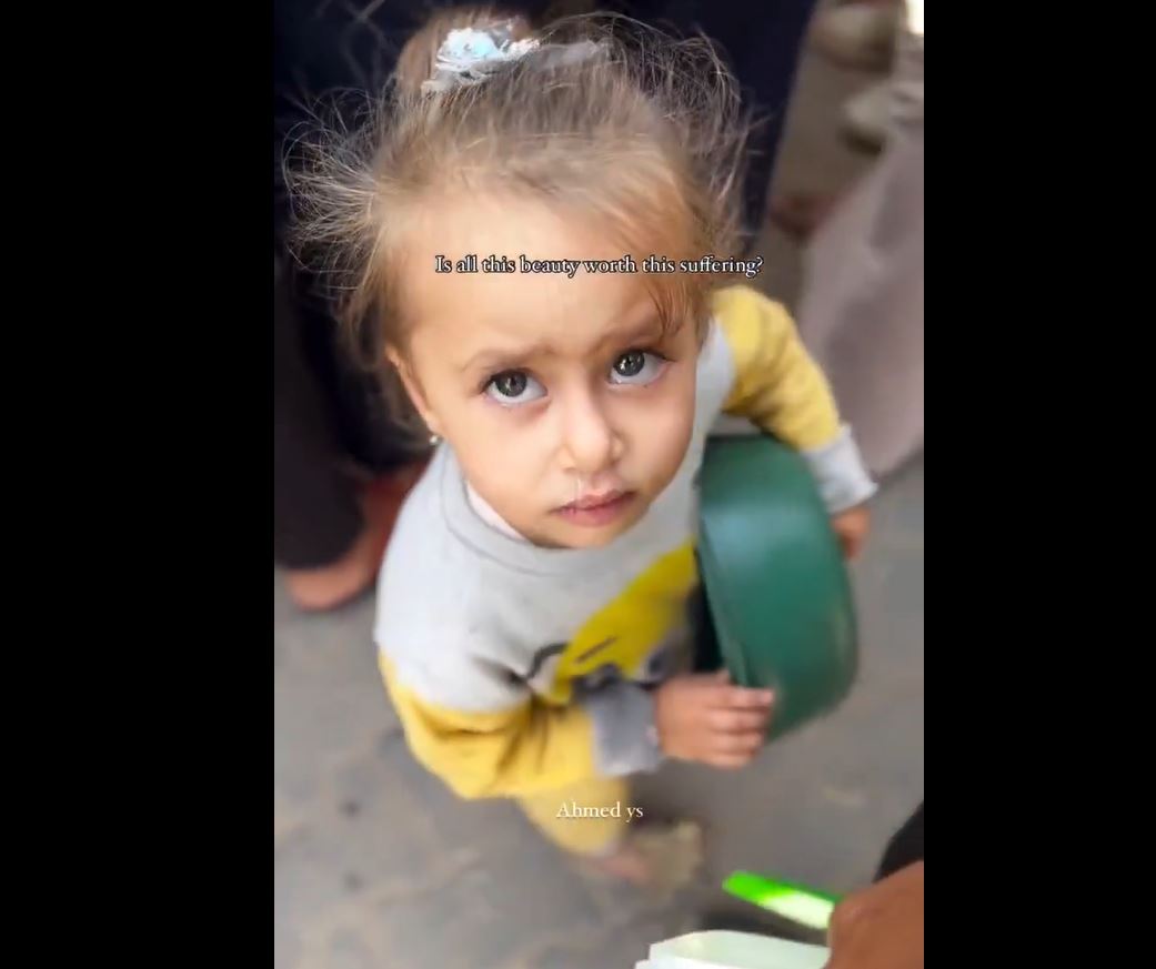 Video: A little Palestinian girl in Gaza is found searching for food all alone 