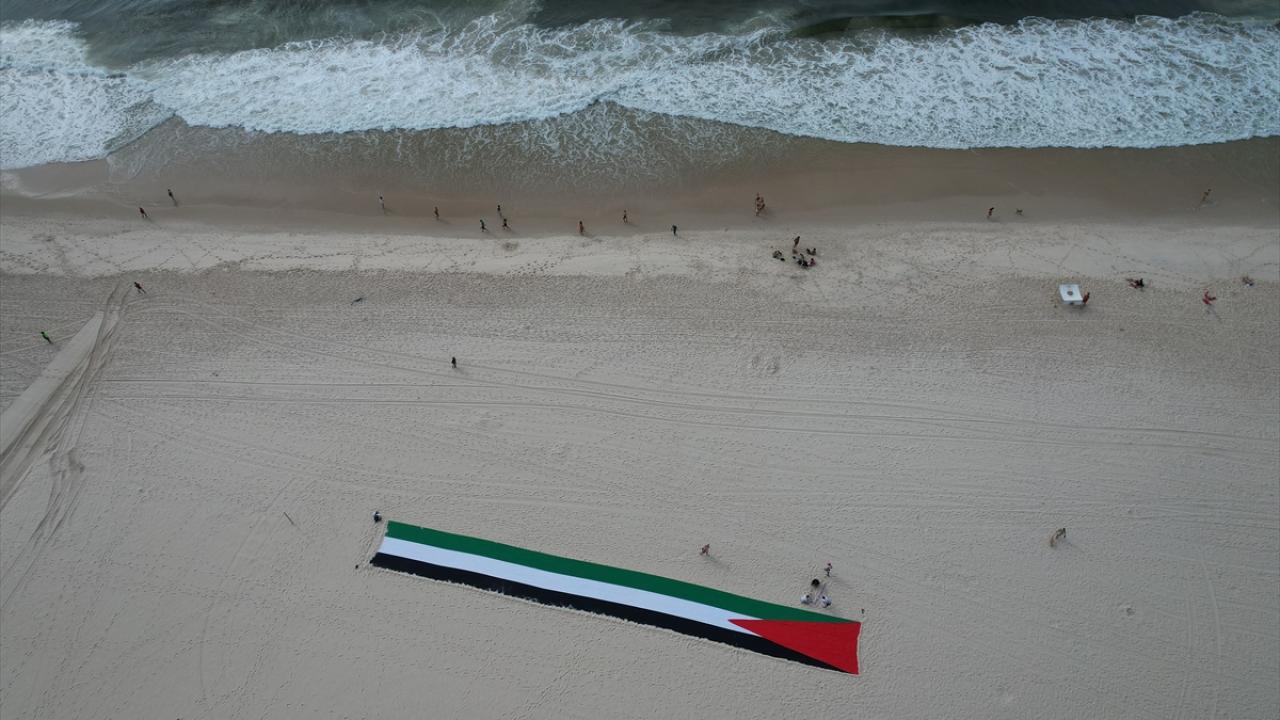 عکس خبری | اهتزاز پرچم عظیم فلسطین در برزیل