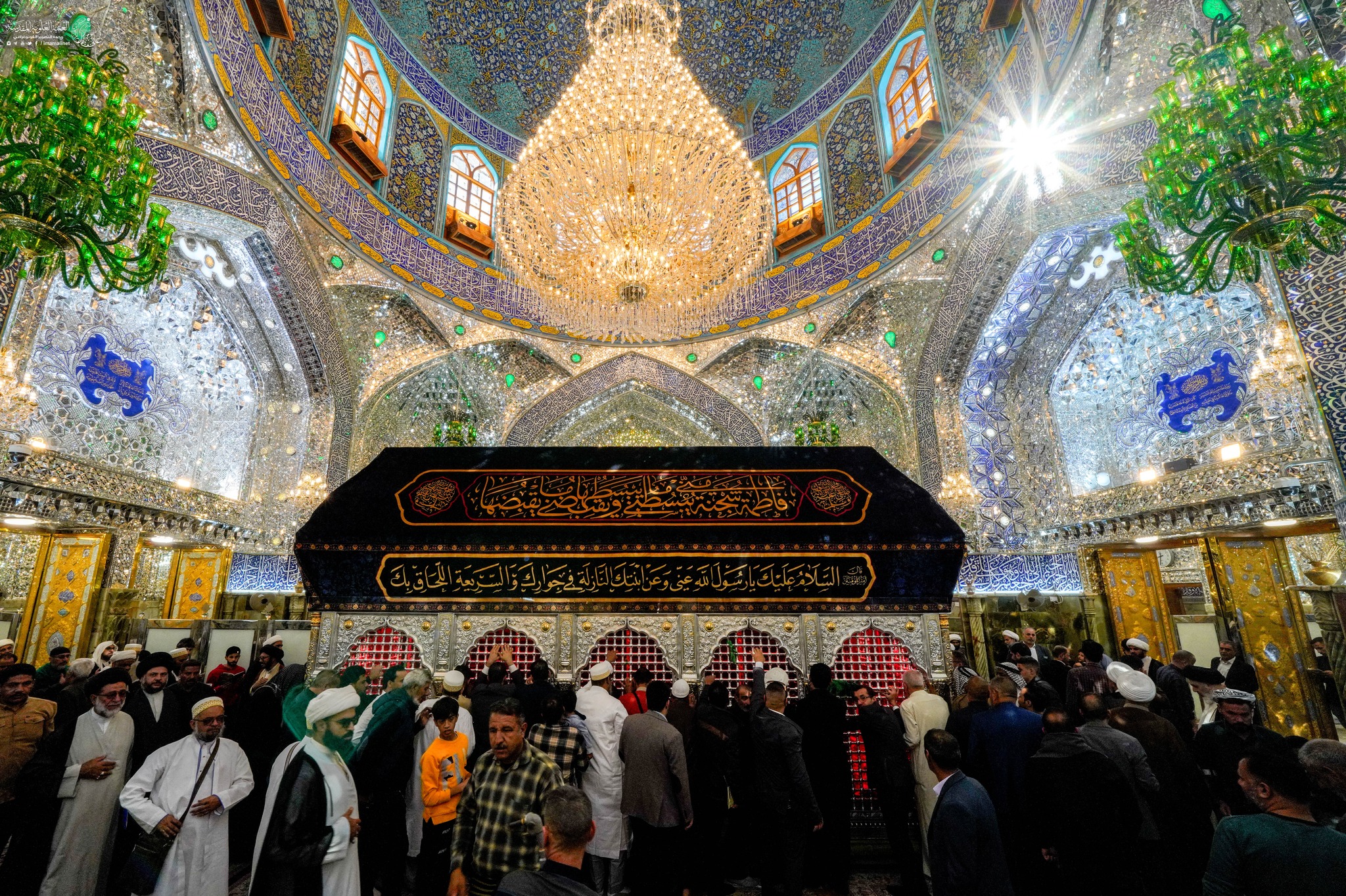 Video: Opening of Imam Ali shrine after covering it in black on eve of Hazrat Fatimah martyrdom anniv