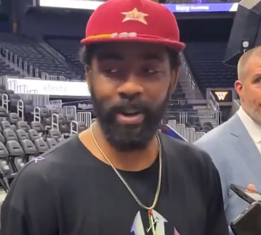 Video: American professional basketball player appeared wearing a necklace of Palestine map and a key 