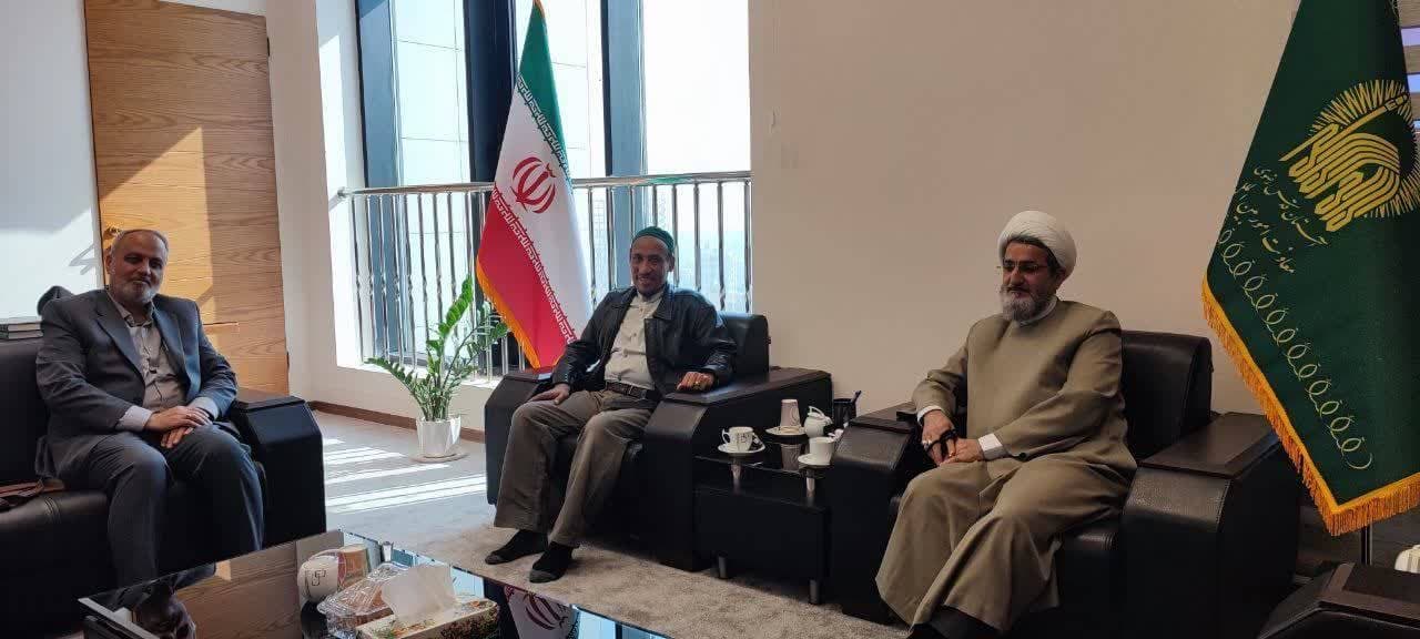 مدير المؤسسات الإسلامية في إندونيسيا: ضرورة التعریف بالإمام الرضا (ع) كعامل وحدة بين الشيعة والسنة مدير المؤسسات الإسلامية في إندونيسيا: ضرورة التعریف بالإمام الرضا (ع) كعامل وحدة بين الشيعة والسنة