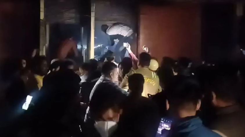  झांसी मेडिकल कॉलेज के चिल्ड्रन वॉर्ड में आग, 10 बच्चों की मौत 