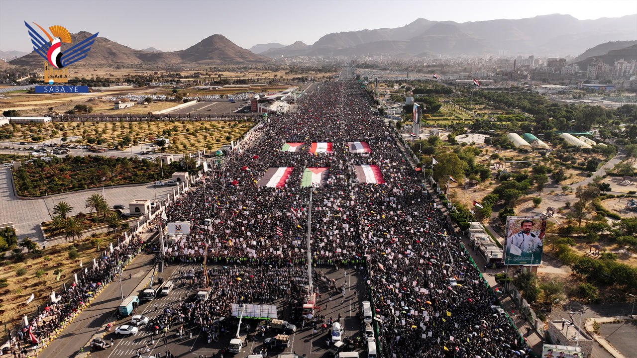 مشاركة مليونية في صنعاء بمسيرة "مع غزة ولبنان.. على درب الشهداء حتى النصر"+(فيديو)