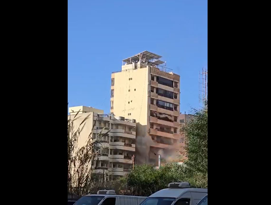 Breaking: Horrific moment Israeli occupation aircraft destroyed a building in southern suburb of Beirut / +3 Videos