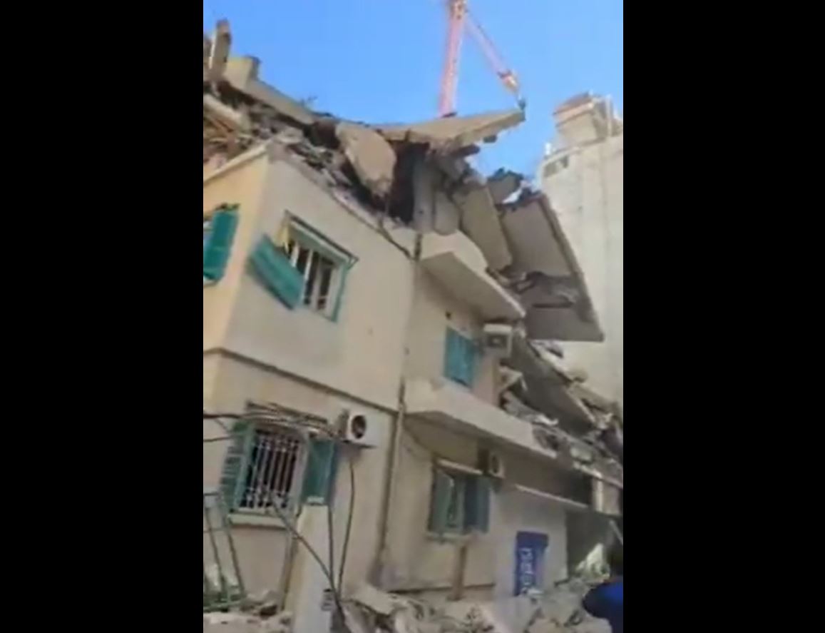 Video: Locals inspect destruction following Israeli airstrike flattened a building in Ras an-Naba, Beirut