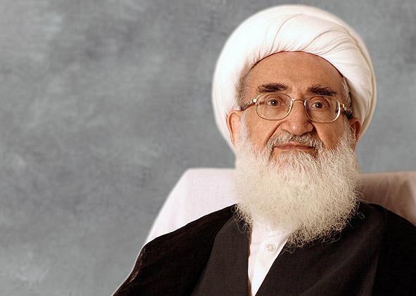 آية الله نوري الهمداني يدعو الحكومة إلى الإسراع في حل مشكلات المعيشة