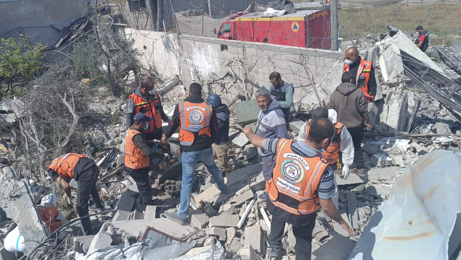 85 martyrs, 301 wounded, 20 arrested in Israeli attacks on Civil Defense in Gaza