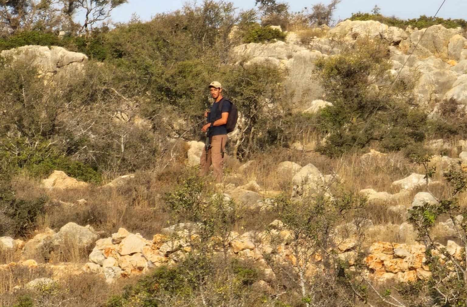 Settlers attack Palestinian farmers while picking olives in Salfit, Nablus