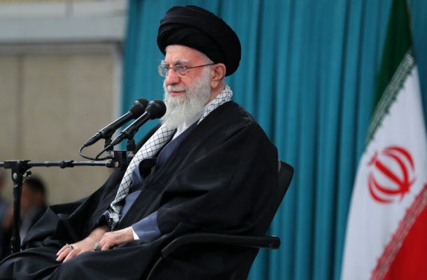 Imam Khamenei receives students on National Student Day