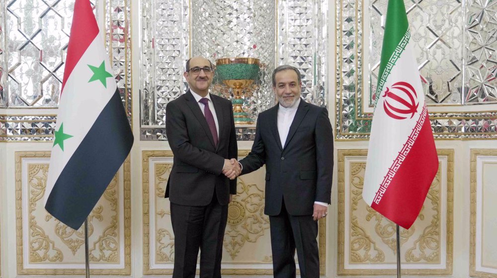 Iran’s FM emphasizes unwavering support for Syrian people, govt.
