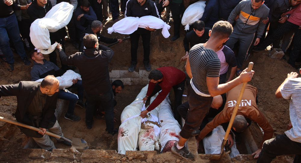  Israel kills 19 more Palestinians, including rescue worker, in Gaza 