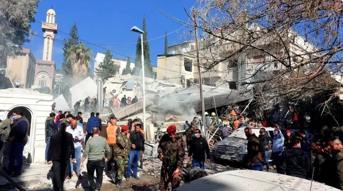 فیديو | ما الهدف من استهداف مدينة تدمر في حمص؟