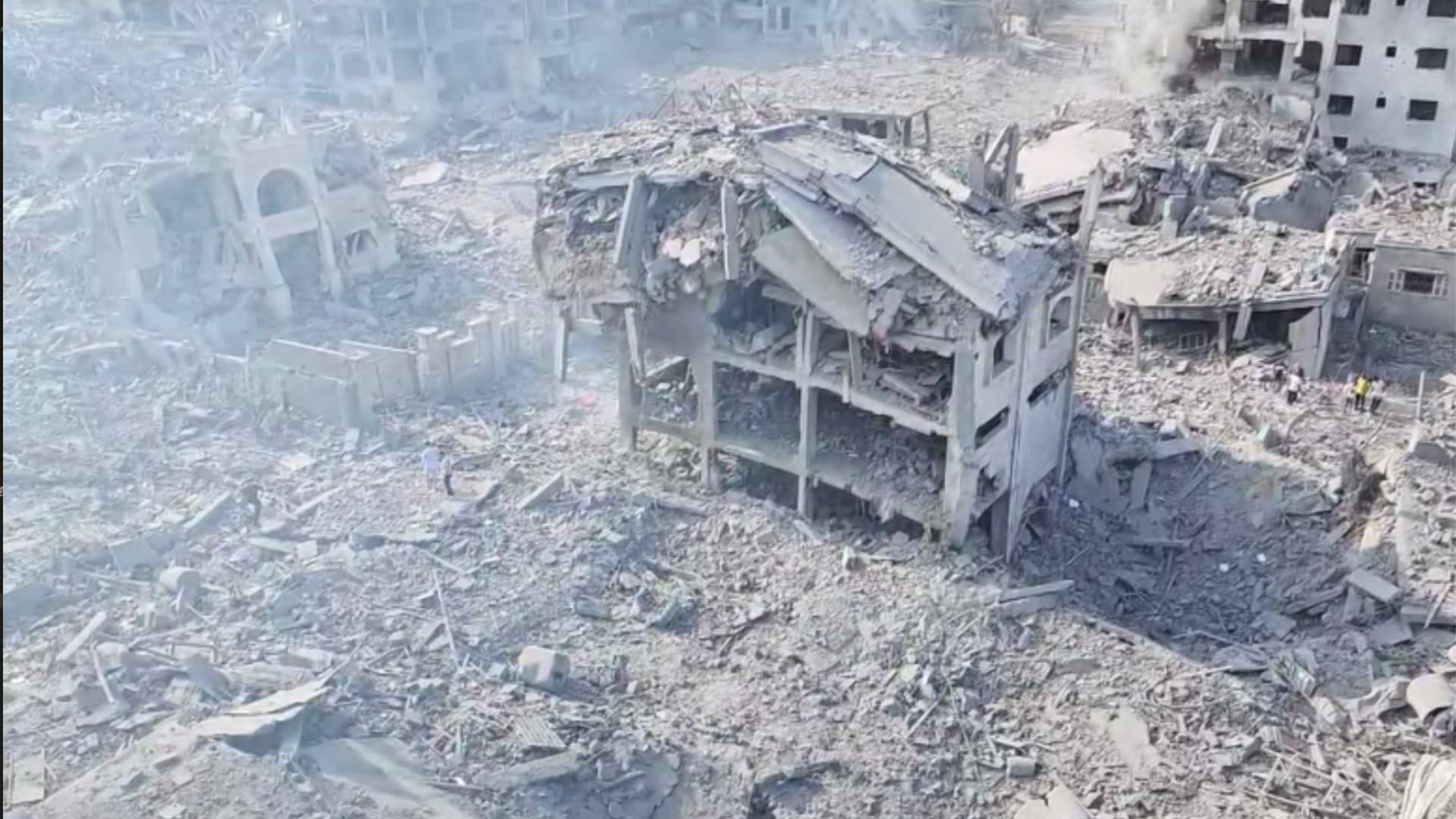 فیديو | آثار الدمار في بلدة الشهابية بعد الاعتداءات الإسرائيلية التي استهدفتها، أمس الأربعاء
