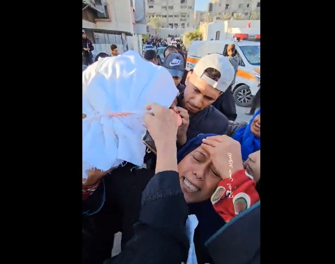 Video: A Palestinian mother mourns her son, martyred in Israeli airstike in al-Sheikh Naser area, east Khan Younis 