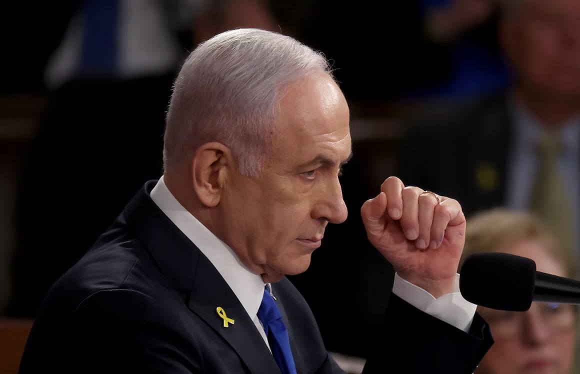 تصاویر لو رفته از عصبانیت نتانیاهو حین بازجویی