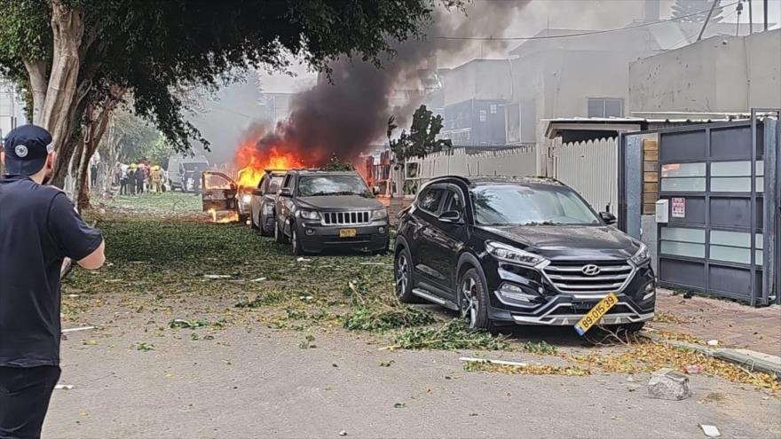 Le Hezbollah illumine Tel Aviv et attaque pour la première fois la base navale d'Ashdod