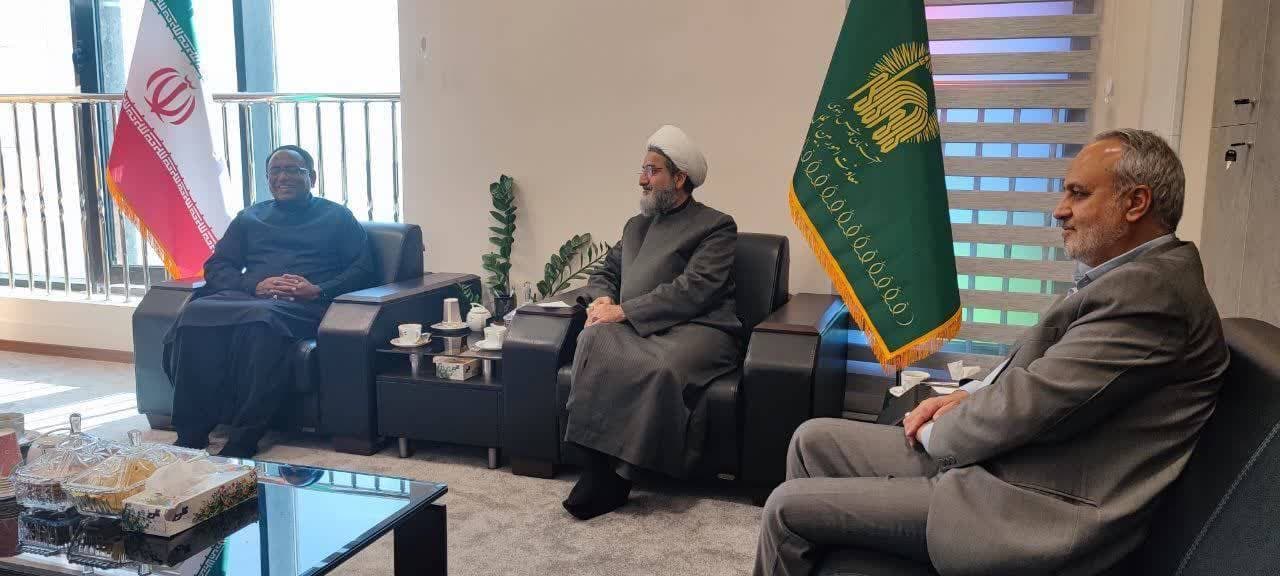 سفير باكستان لدى تركمانستان يزور العتبة الرضوية المقدسة ويشيد بالإنجازات الكبيرة