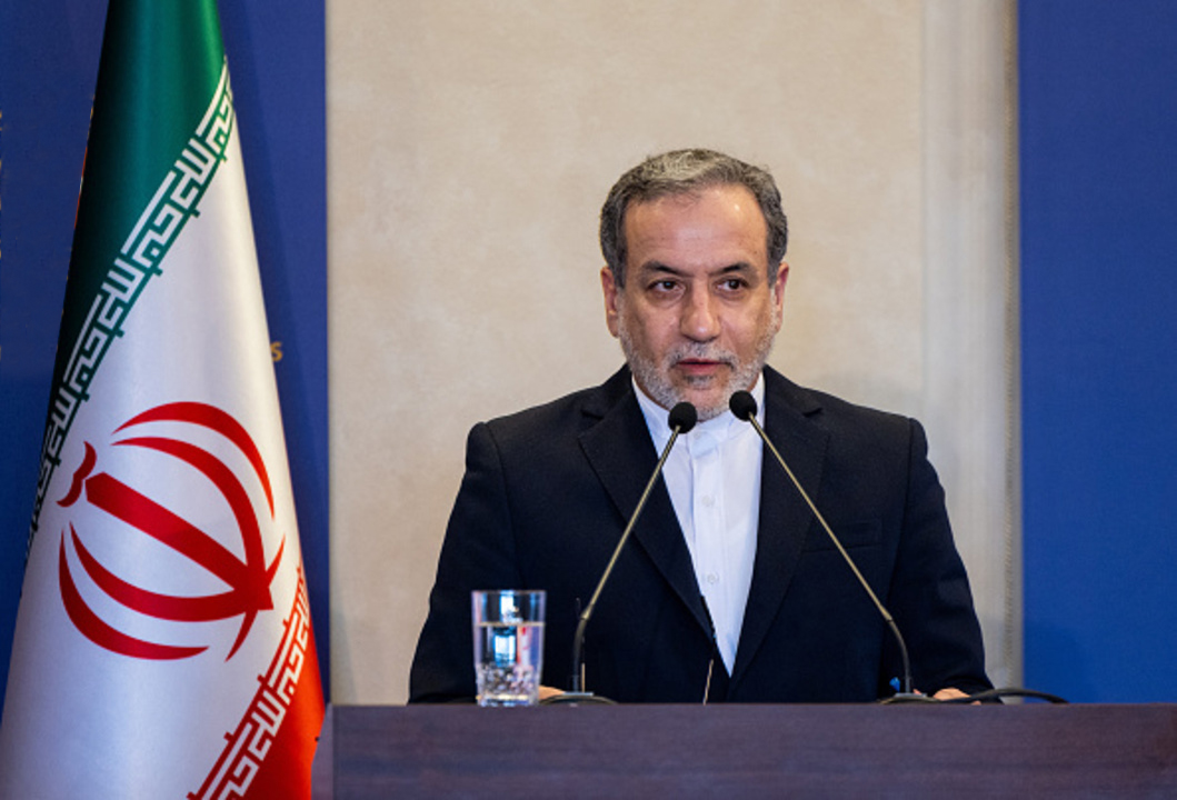 عراقجي: ايران تحتفظ بحقها في الرد على "الكيان الصهيوني" وترحب بوقف النار في لبنان