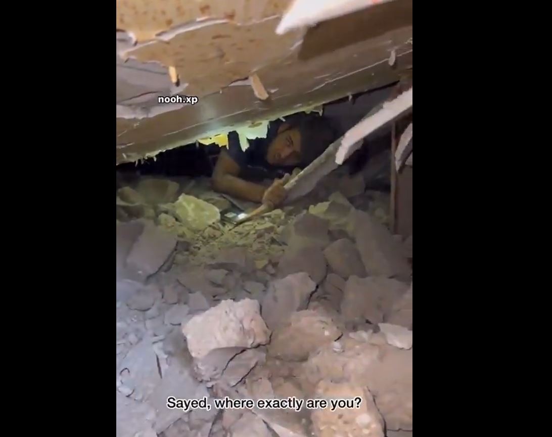 Video: "Go and save my sisters!" A young Palestinian trapped under a building asks rescue teams in Gaza