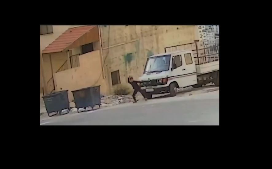 A disturbing video showing execution of 11-y-o Palestinian boy by IOF in Nablus last week