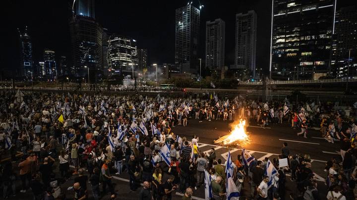 Tel Aviv: Protesti zbog Netanyahuove smjene ministra rata, Yoava Gallanta