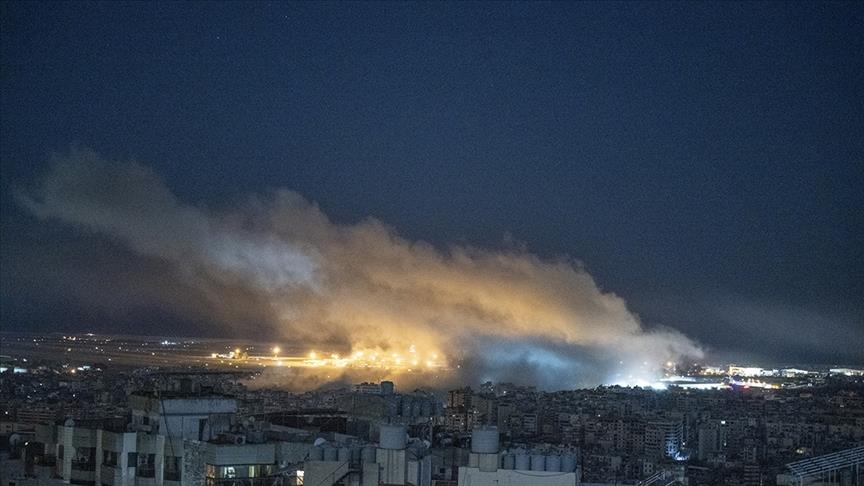 فیديو | غارات صهیونیة على منطقة بالقرب من مطار بيروت الدولي ليلة البارحة