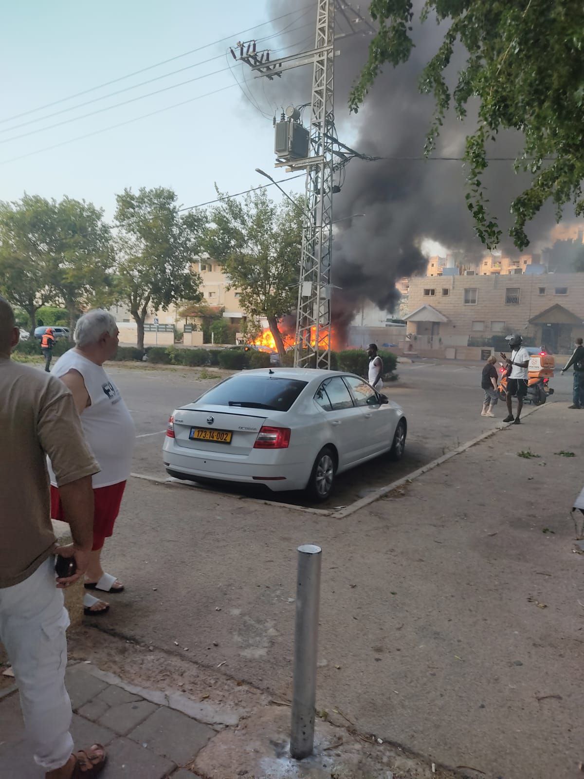 +3 Videos: A rocket from Lebanon fell directly on occupied Krayot, a number of injuries reported
