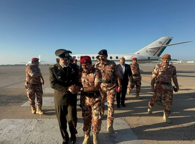 ئەمیر حەیدەری گەییشتە مەسقەت/ مەشقی سەربازی ئێران و عومان لە کەنداوی فارس