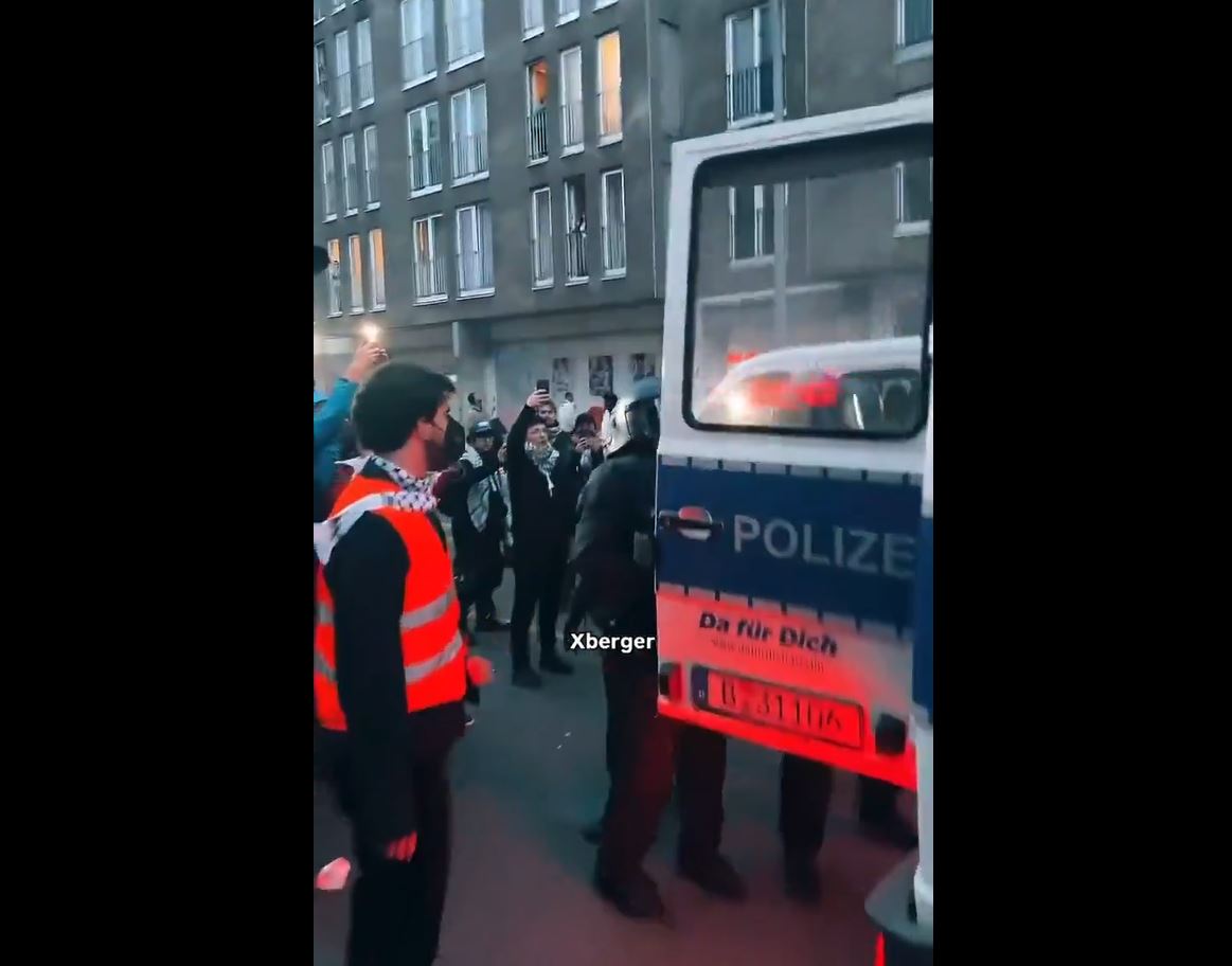 Video: A German police officer in Berlin beating a handcuffed pro-Palestine protester in custody