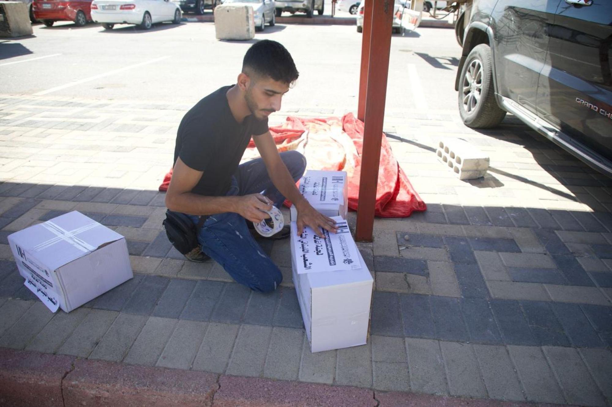 Al-Abbas Shrine provides more than 750 food baskets a day to displaced Lebanese in Syria