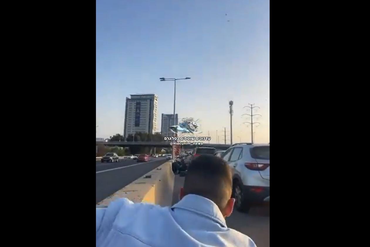 +5 Video: Israeli illegal settlers hiding after siren sounds in Tel Aviv following rocket fire from Lebanon