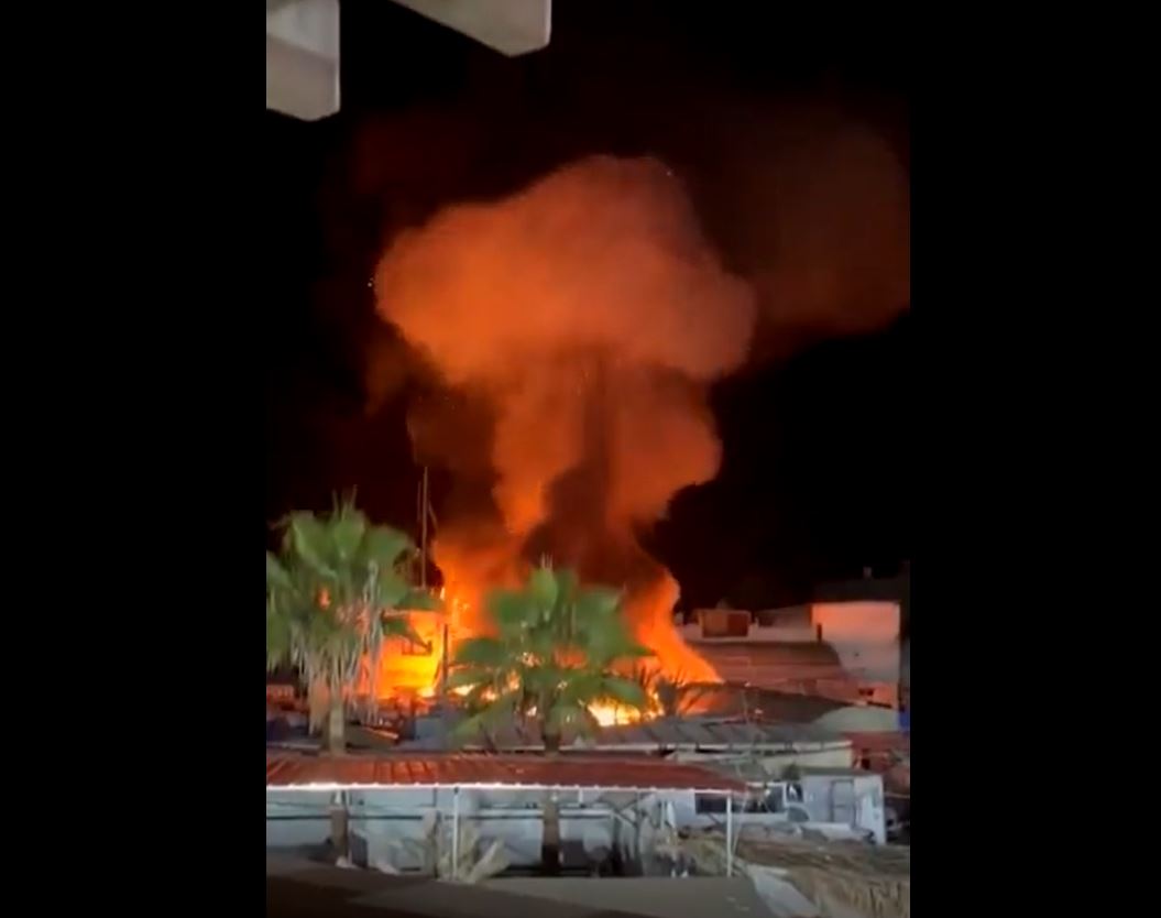 Sensitive: Initial moments of deadly Israeli massacre against displaced Palestinians in Deir Al-Balah, Gaza / +5 Videos