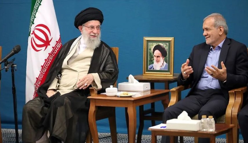 قائد الثورة الإسلامية يستقبل الرئيس بزشكيان ويبحث معه الارتقاء باقتصاد البلاد