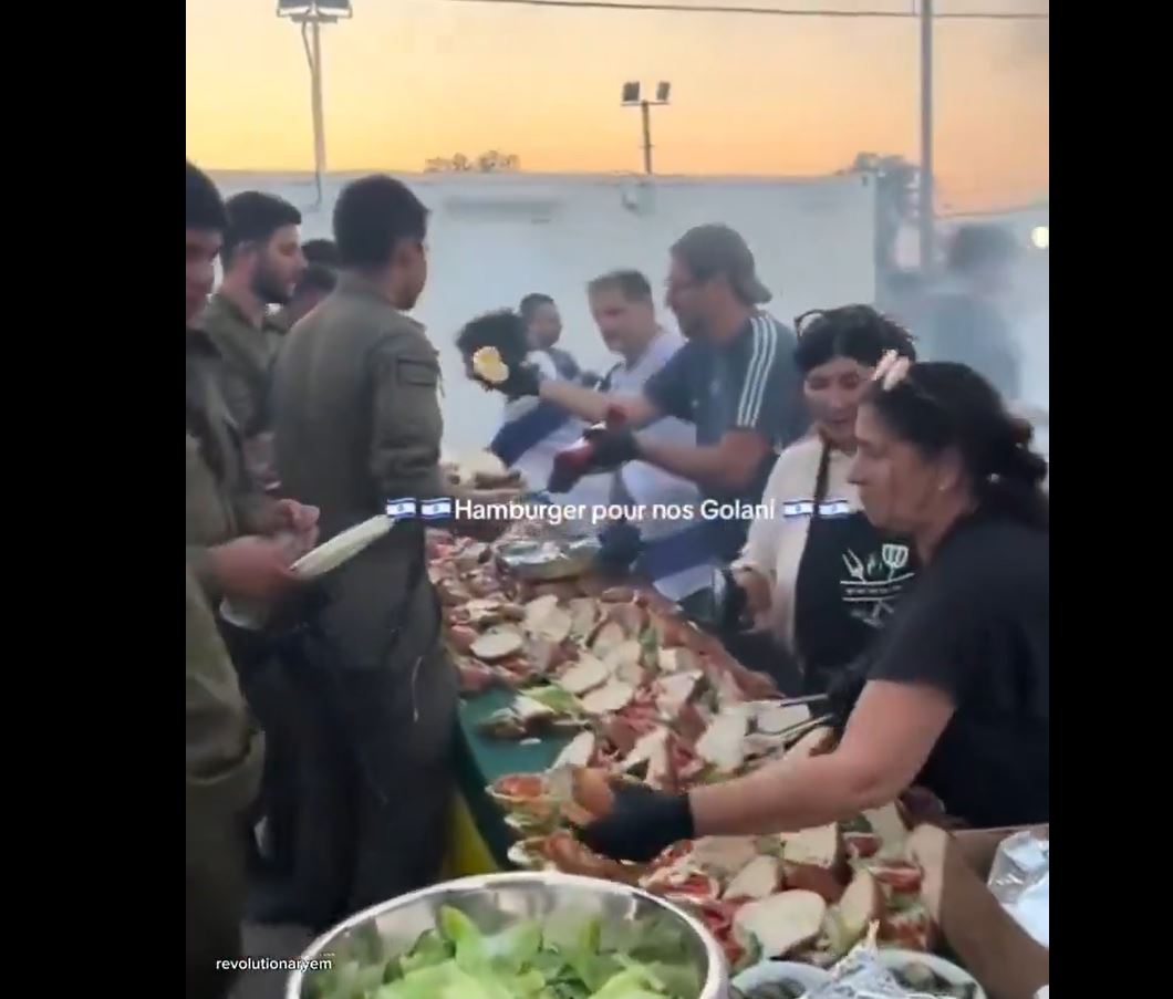 Video: How Golani Brigade dinner started vs how it ended after Hezbollah drone attack