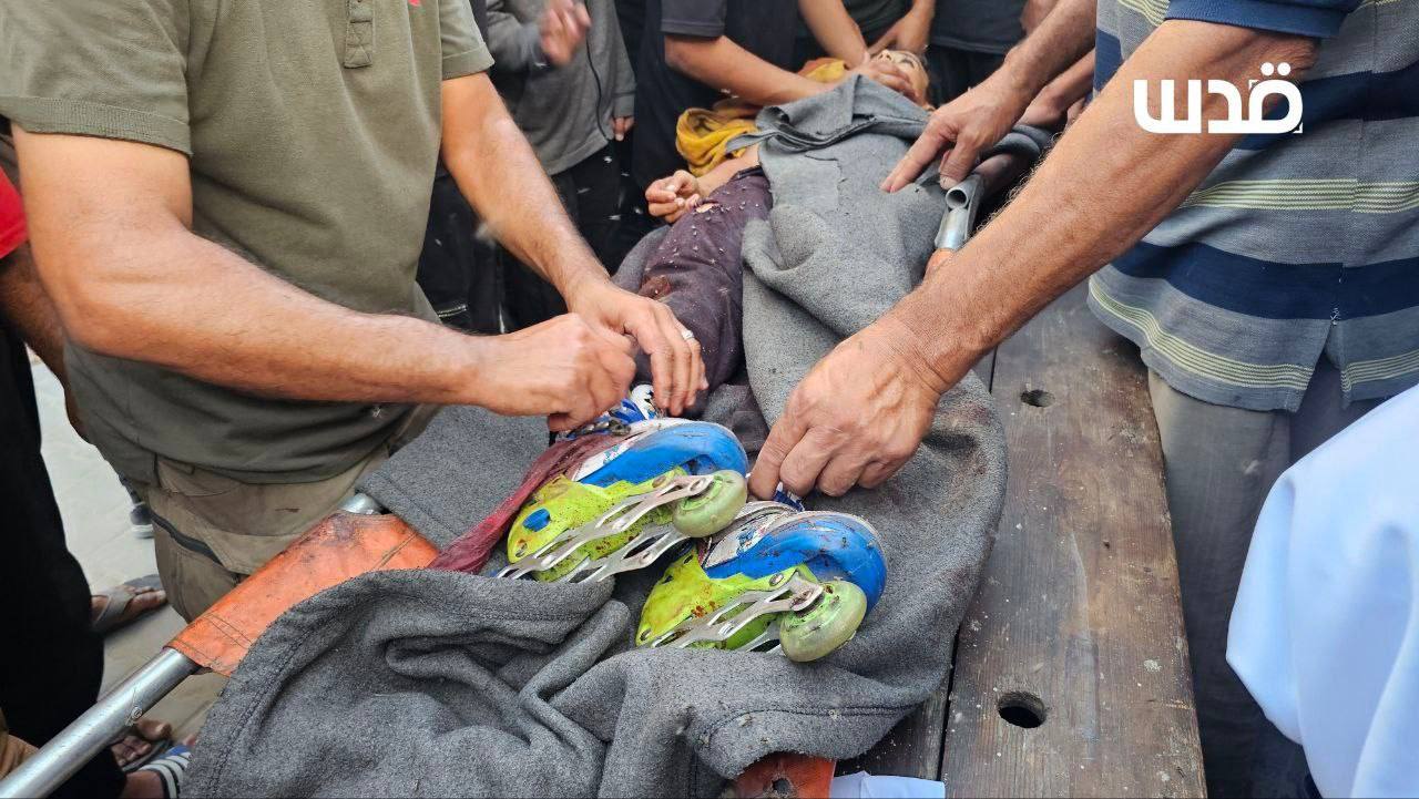 Video: Palestinian child martyred while skating due to Israeli airstrike targeted Hafsa School in Jabalia, Gaza