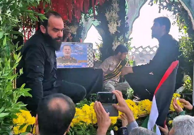  برگزاری مراسم تشییع شهید نیلفروشان در میدان امام حسین تهران