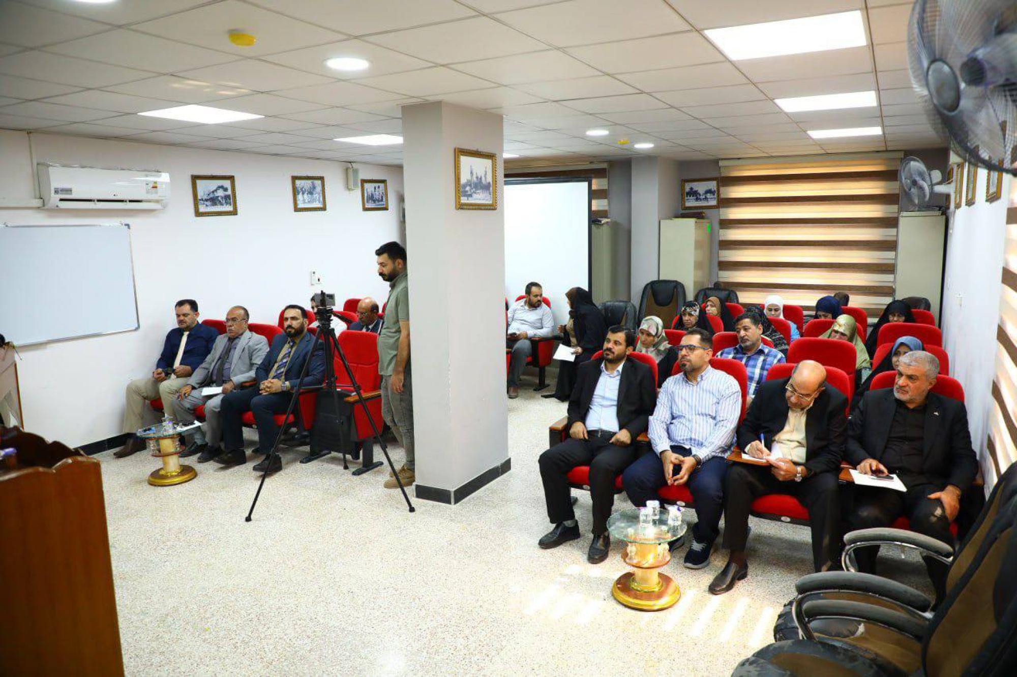 إقامة دورة علمية عن تحقيق المخطوطات