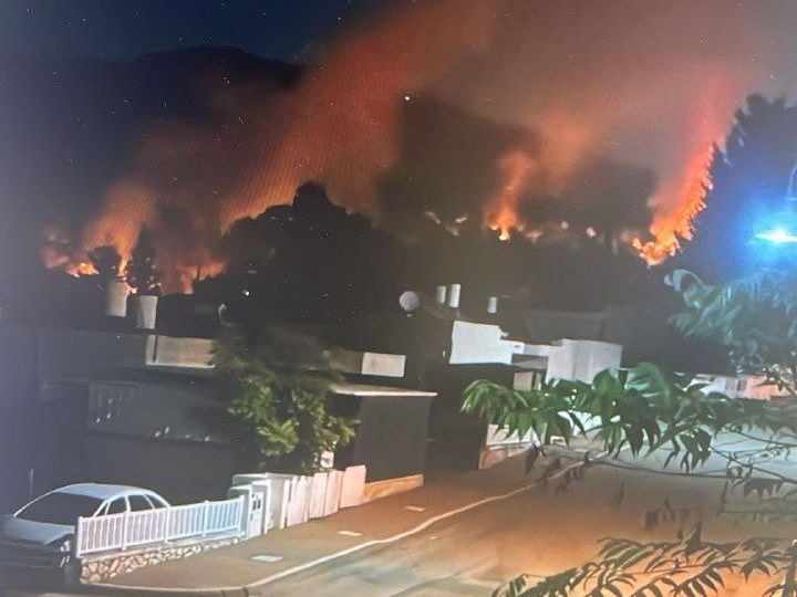 وقوع آتش سوزی در شهرک صهیونیست‌نشین «شلومی» پس از حمله حزب‌الله + تصاویر