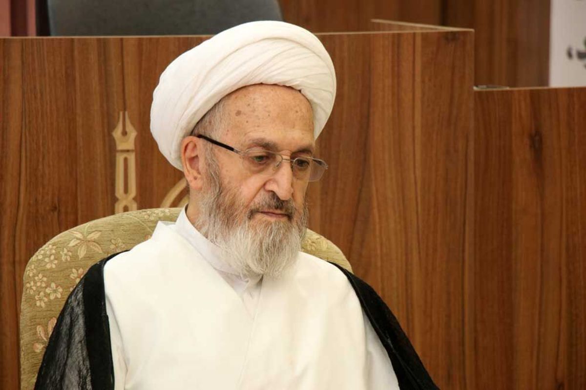 آیت‌الله سبحانی: اخلاق در درون ما ریشه دارد/  پایه اخلاق غربی‌ها مادی‌گری است