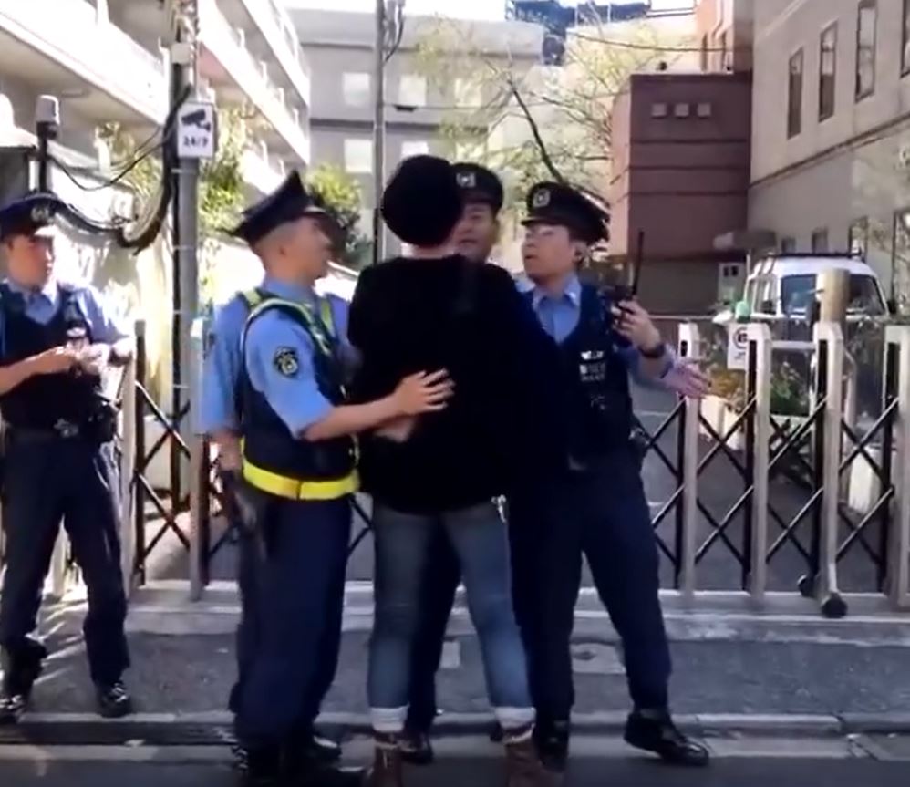 Video: This Japanese man goes to Israeli embassy every morning and shouts: End the Genocide