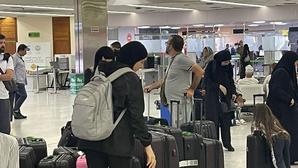 العتبة الحسينية تنظم برامج ثقافية ودينية لتقديم الدعم النفسي والمعنوي للوافدين اللبنانيين
