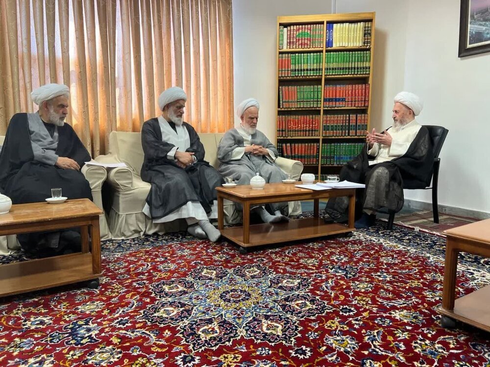 Members of Assembly of Leadership Experts meet with Grand Ayat. Sobhani