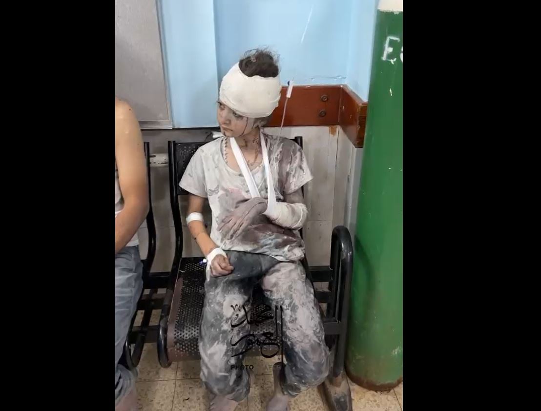Video: Palestinian girl injured in Israeli occupation bombing in Khan Yunis, south Gaza 