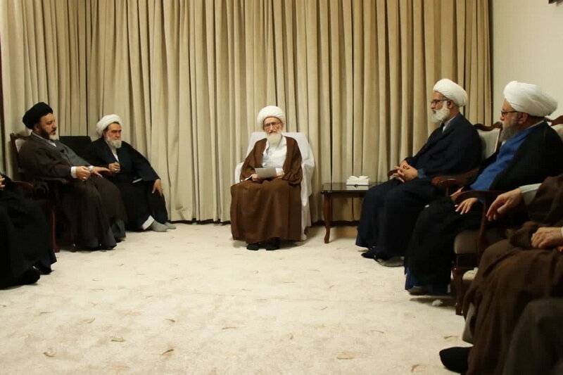 آية الله نوري الهمداني يرفض تغيير المناهج الدراسية في الحوزة العلمية