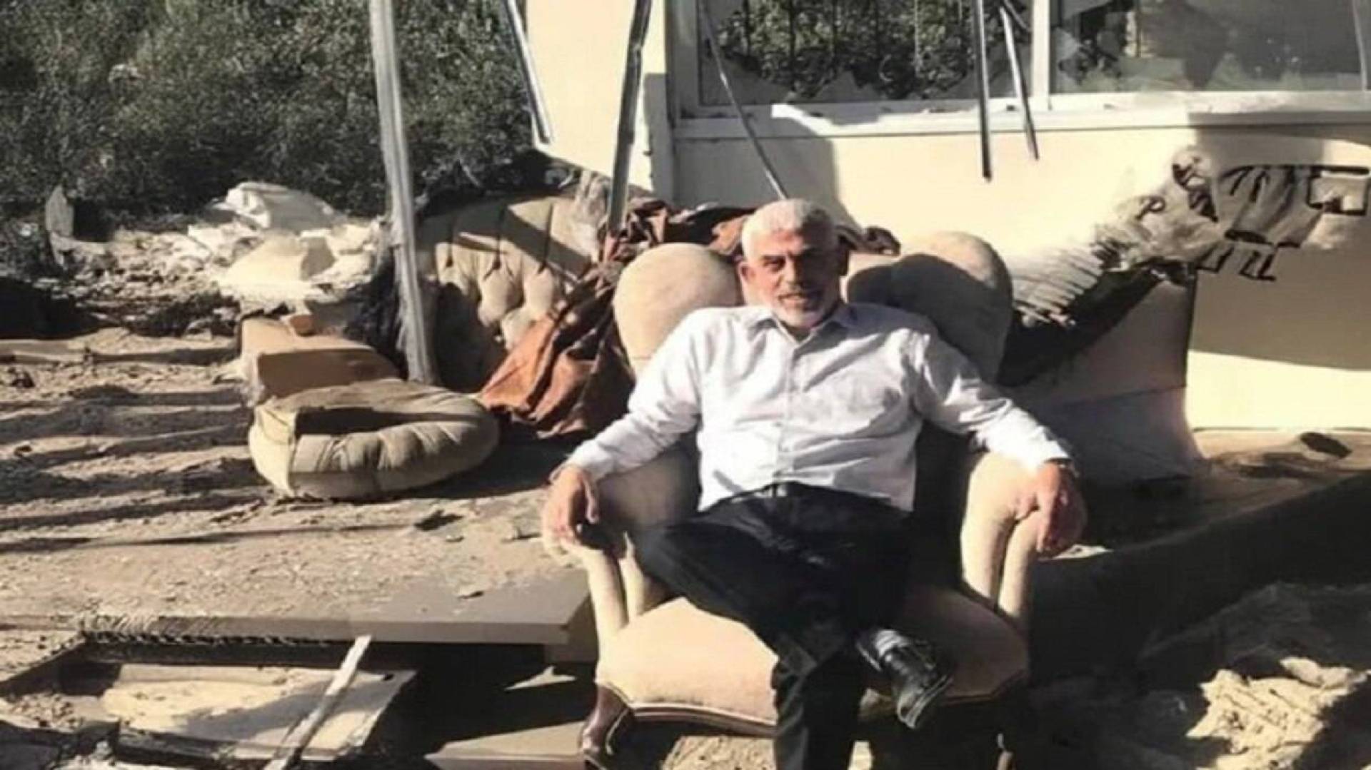 دولة الاحتلال الصهيونية تسعى لتشويه صورة الشهيد البطل "السنوار" من خلال "روايات غبية"