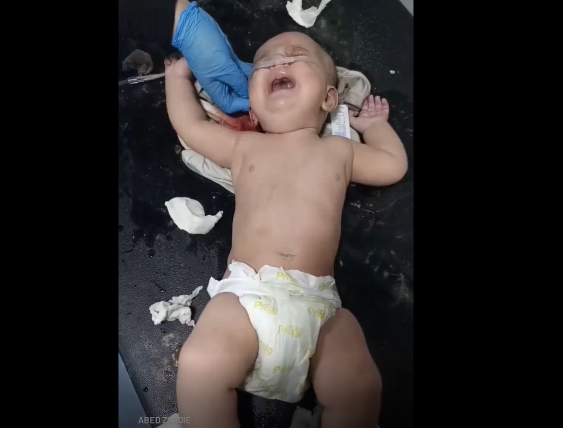 Video: Rescue teams saved a Palestinian baby from rubble in Beit Lahia, Northern Gaza